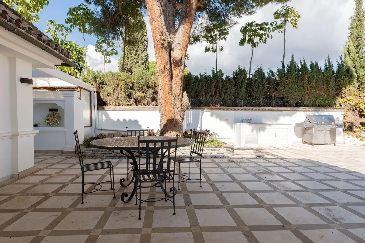 Detached Villa in Nueva Andalucía