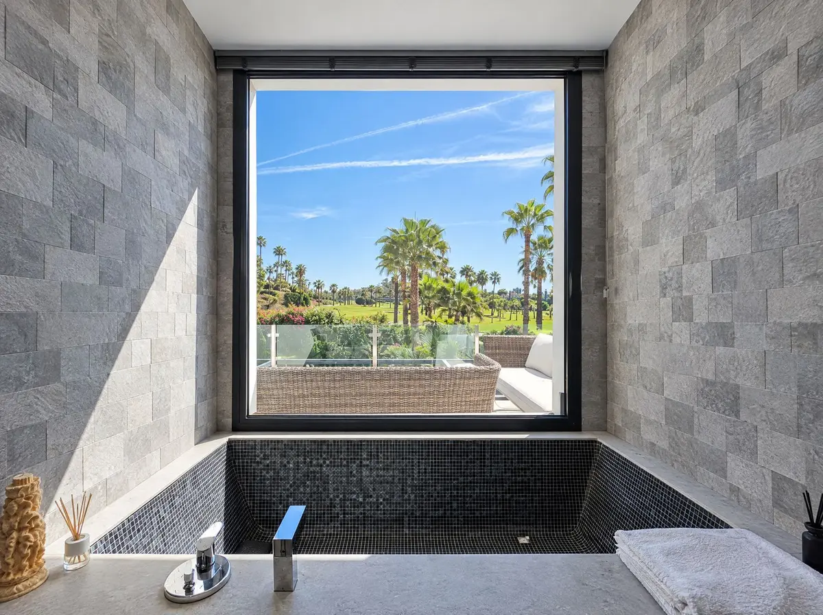 Detached Villa in Nueva Andalucía