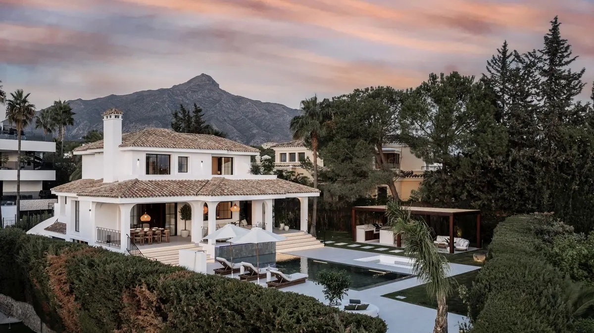 Detached Villa in Nueva Andalucía