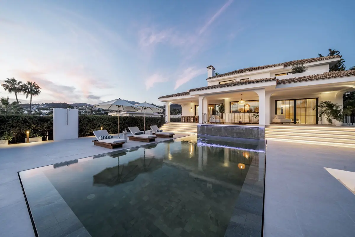 Detached Villa in Nueva Andalucía