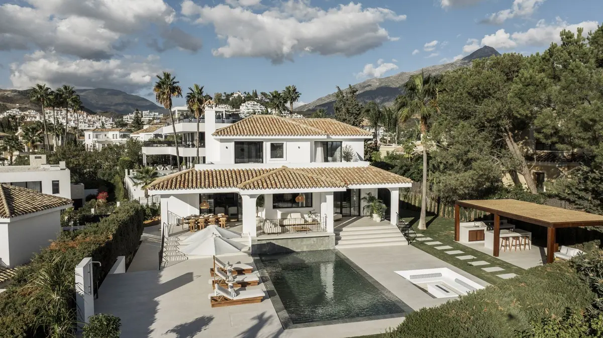 Detached Villa in Nueva Andalucía