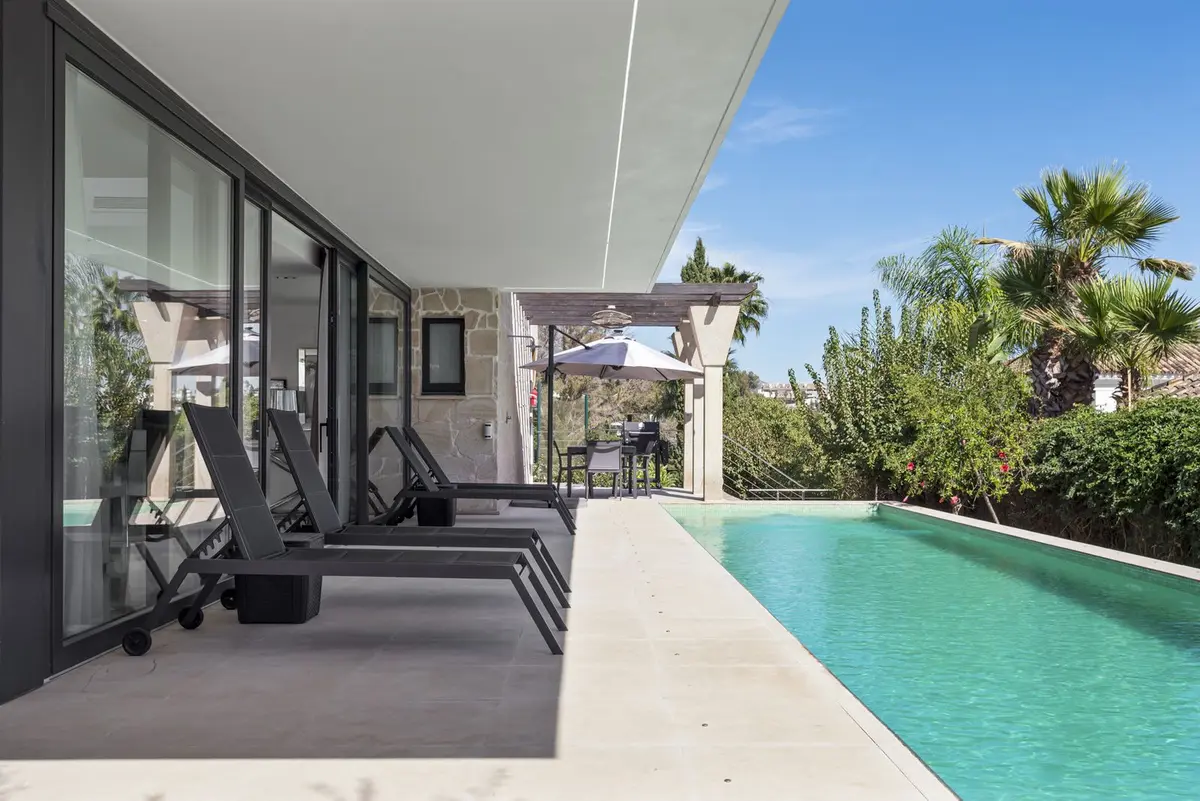 Detached Villa in Nueva Andalucía
