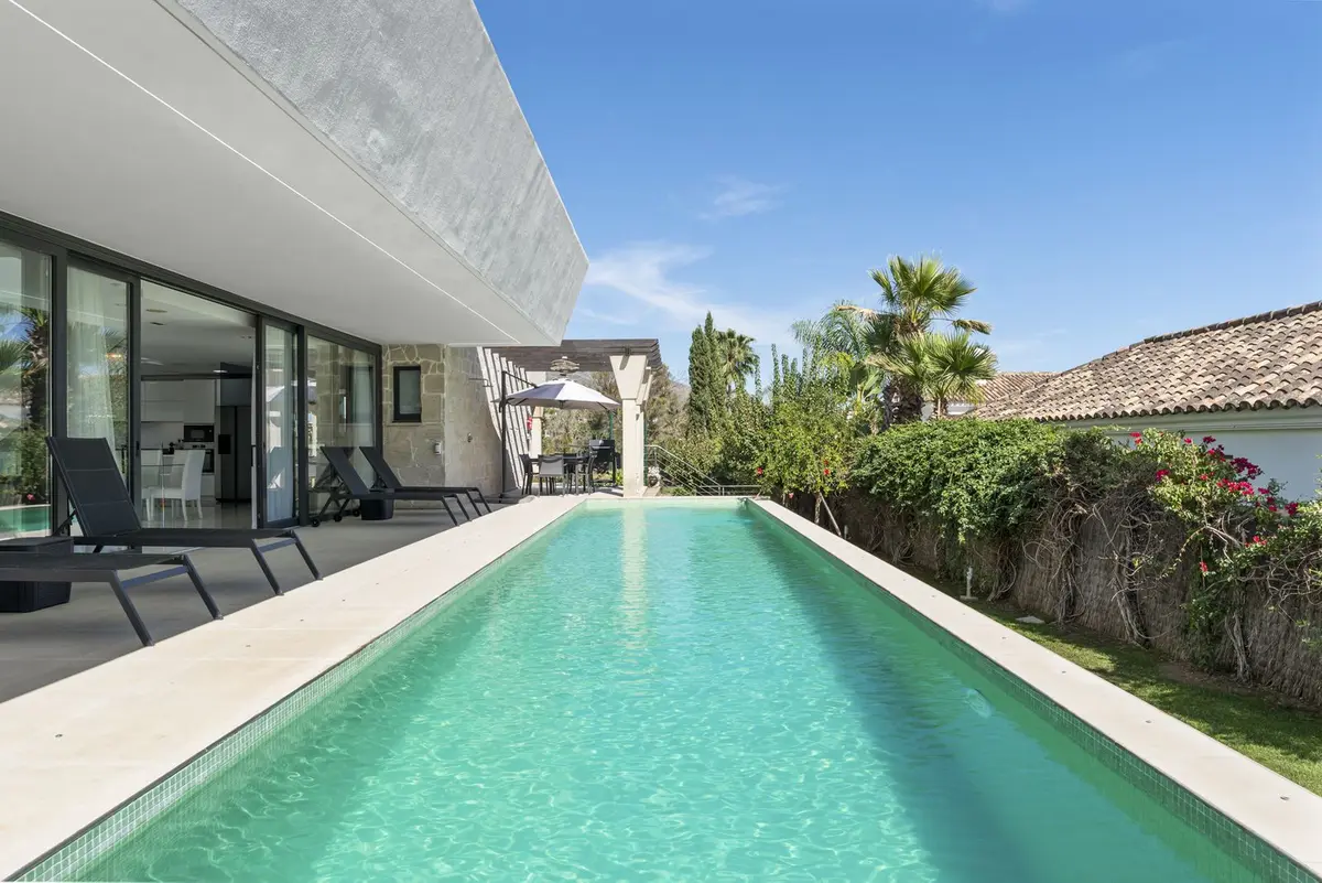 Detached Villa in Nueva Andalucía