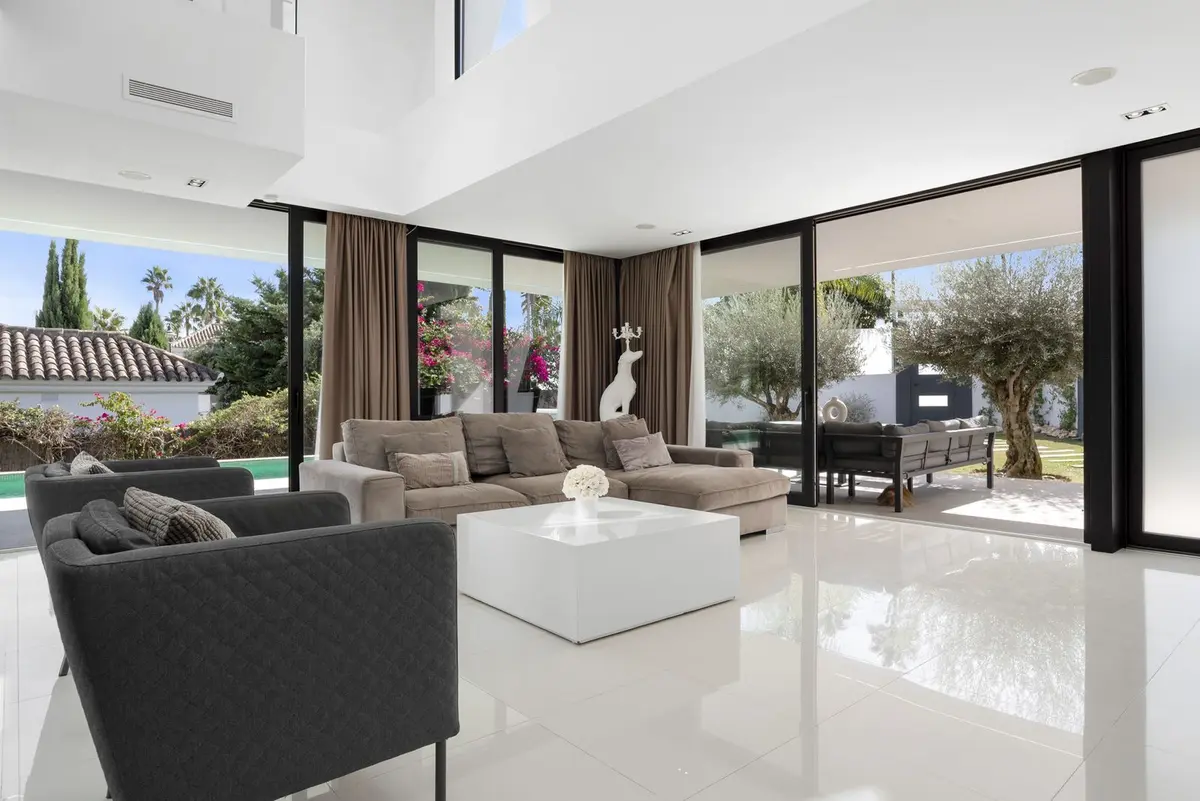 Detached Villa in Nueva Andalucía