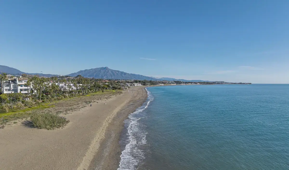 Middle Floor Apartment in Estepona