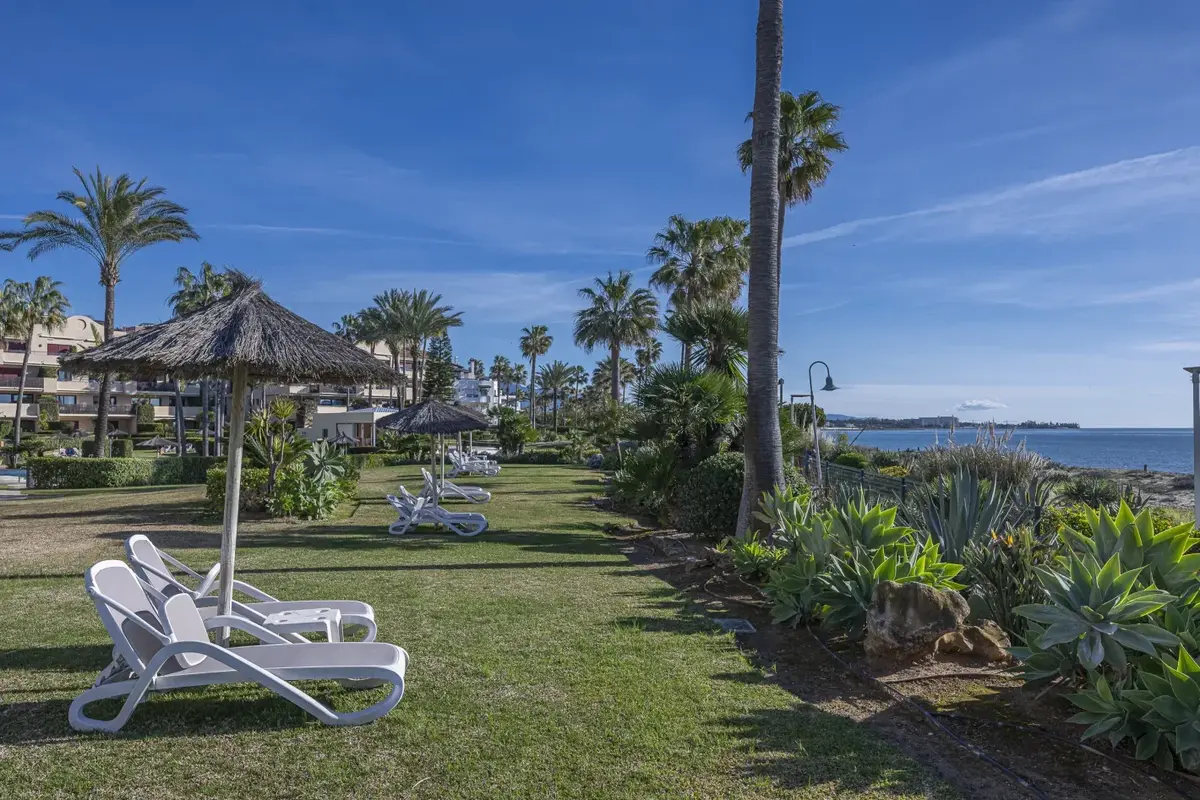 Middle Floor Apartment in Estepona