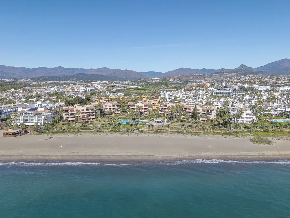 Middle Floor Apartment in Estepona