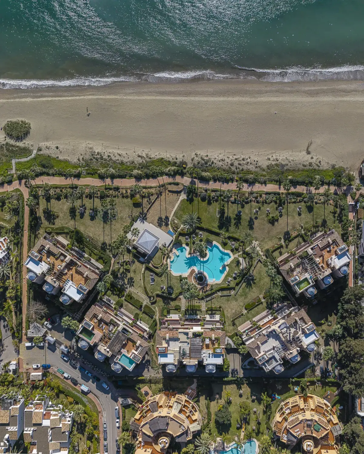 Middle Floor Apartment in Estepona