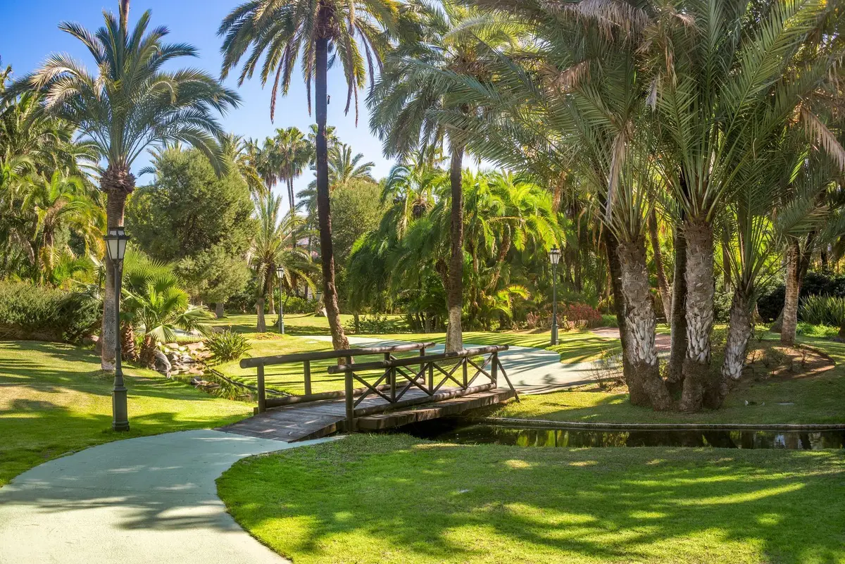 Middle Floor Apartment in Puerto Banús