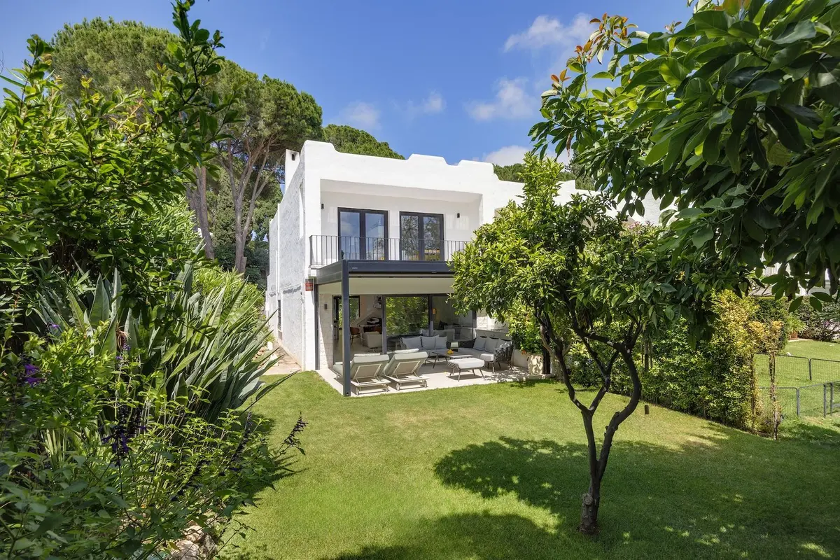 Semi-Detached House in Nueva Andalucía