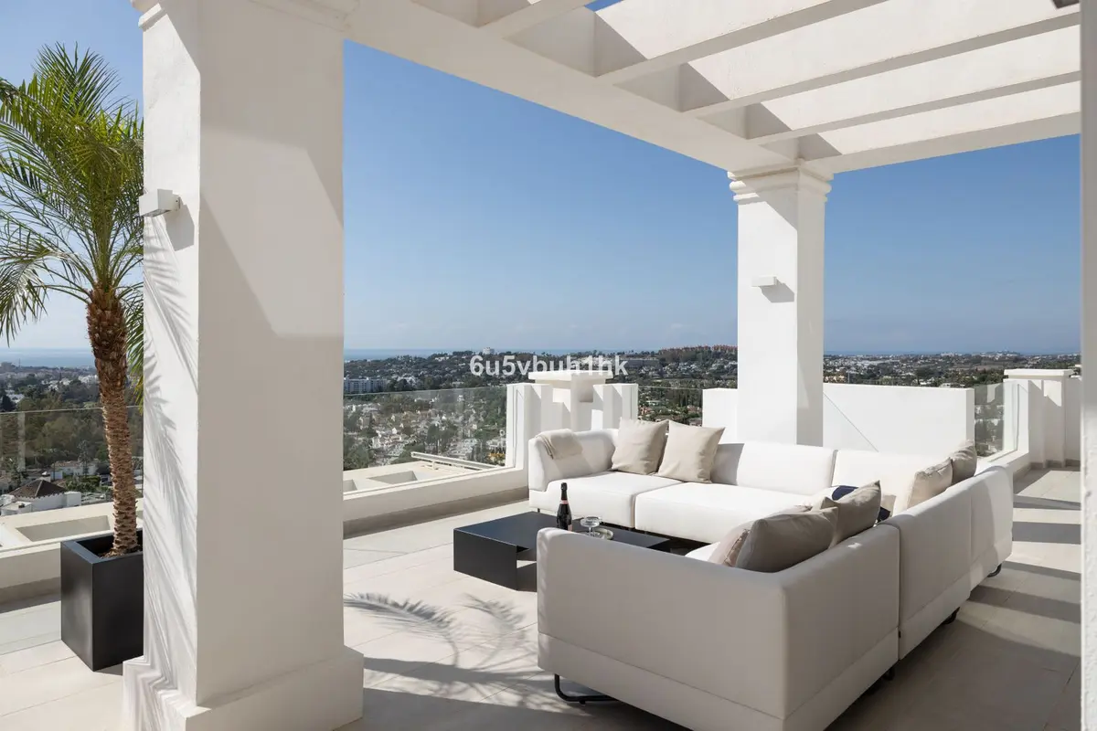 Penthouse Duplex in Nueva Andalucía