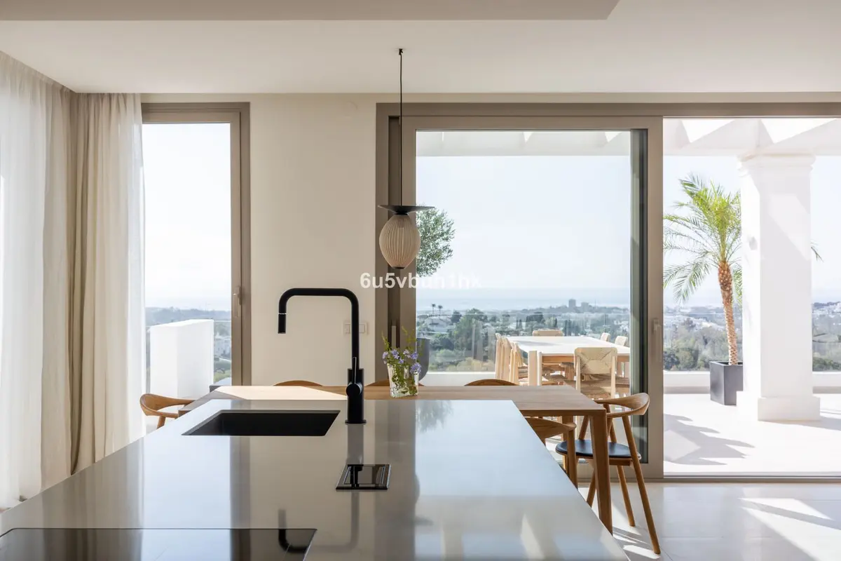 Penthouse Duplex in Nueva Andalucía