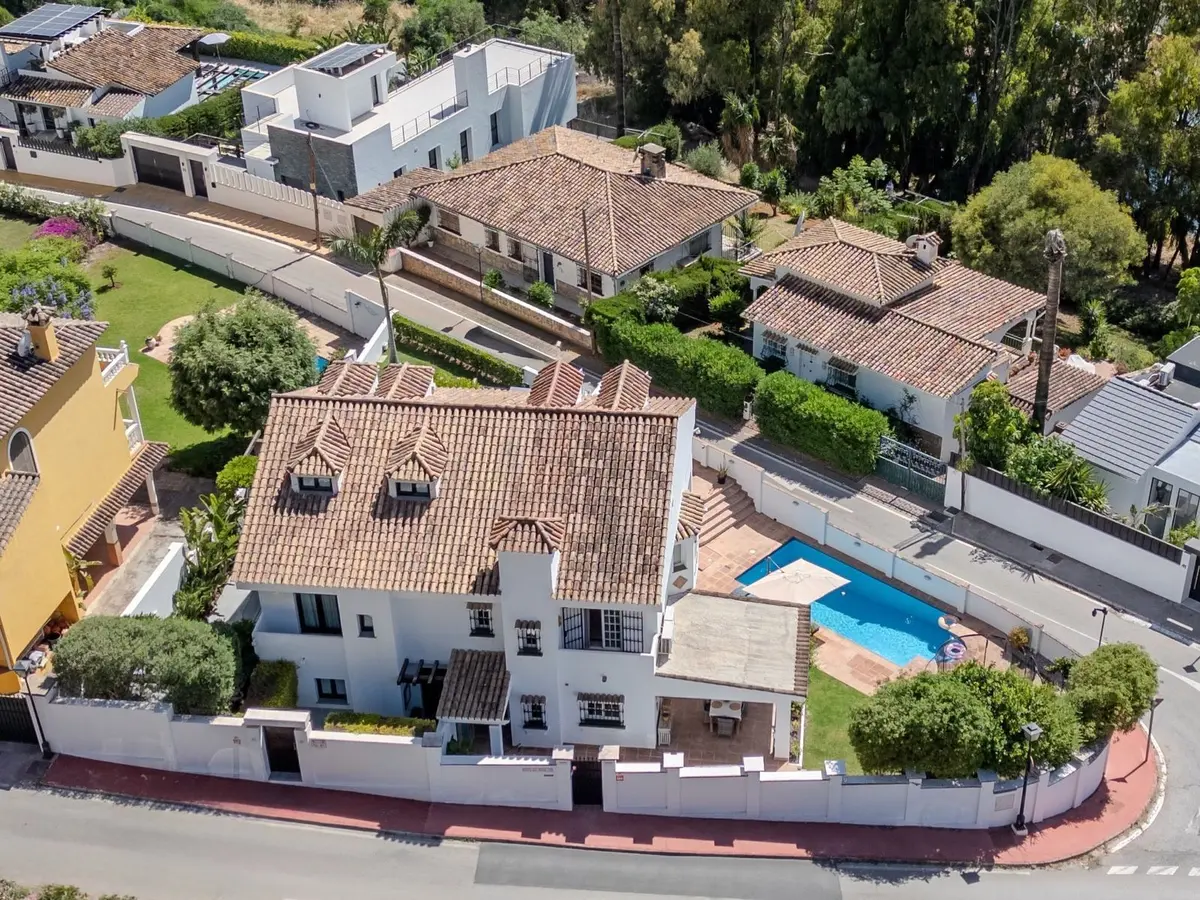 Detached Villa in Nueva Andalucía