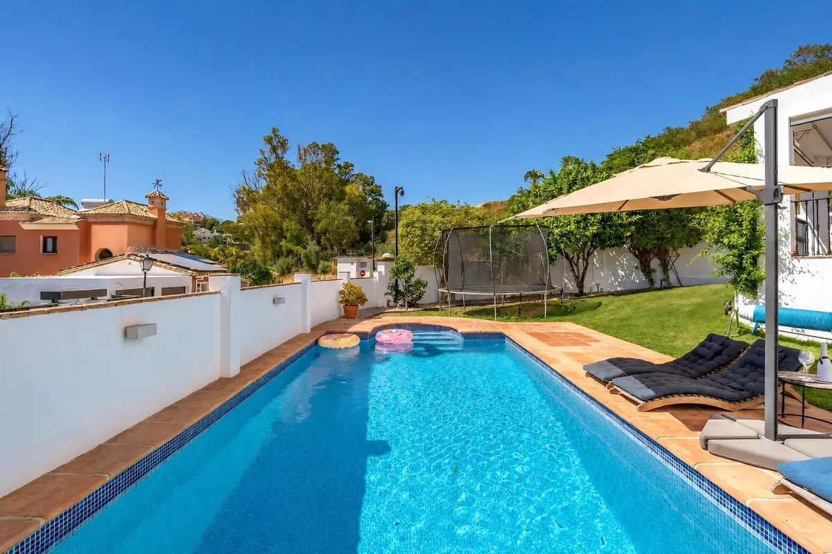 Detached Villa in Nueva Andalucía