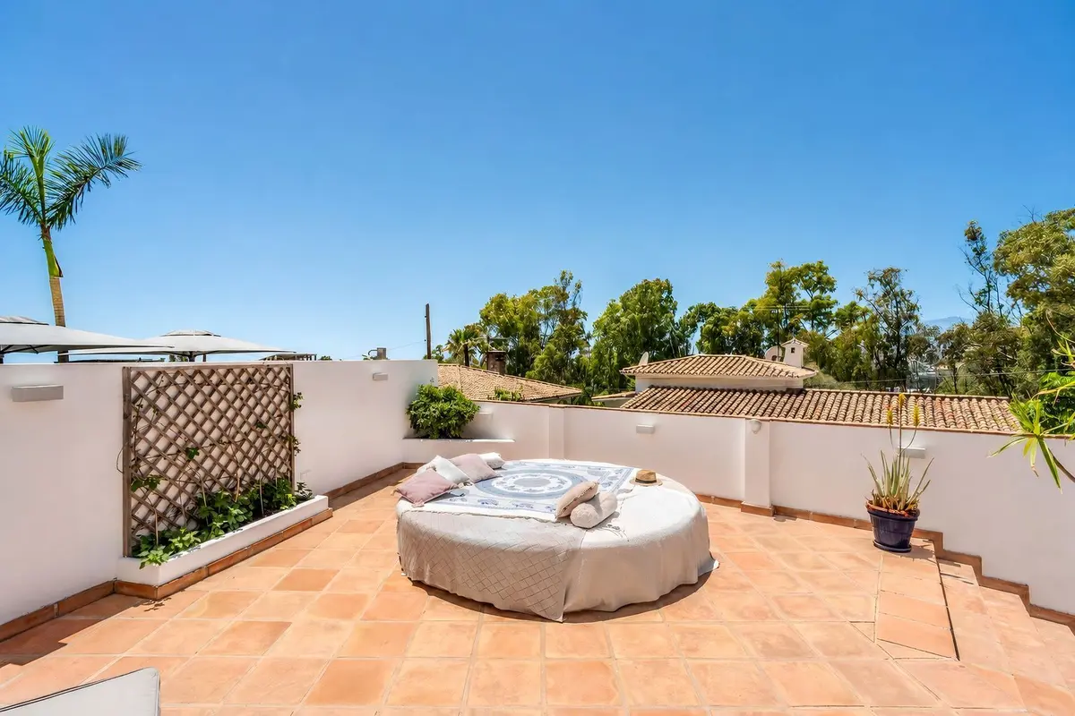 Detached Villa in Nueva Andalucía