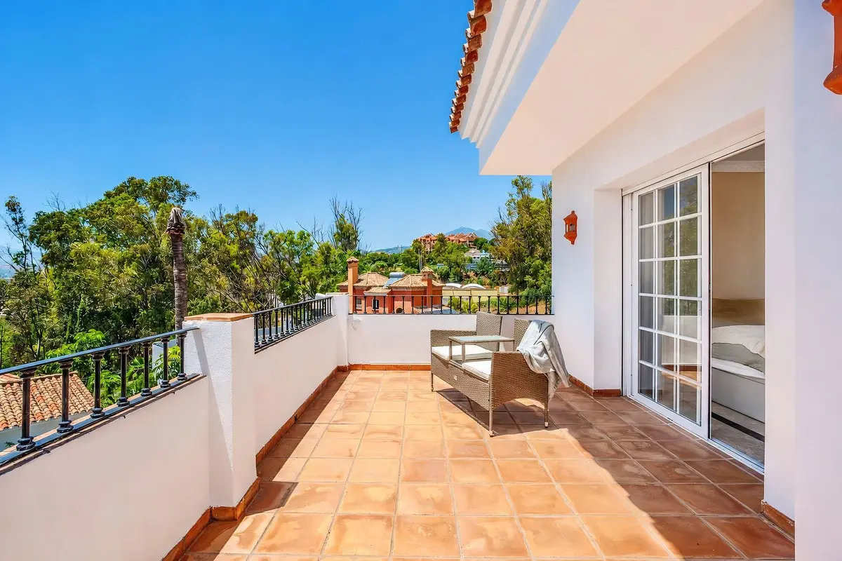 Detached Villa in Nueva Andalucía