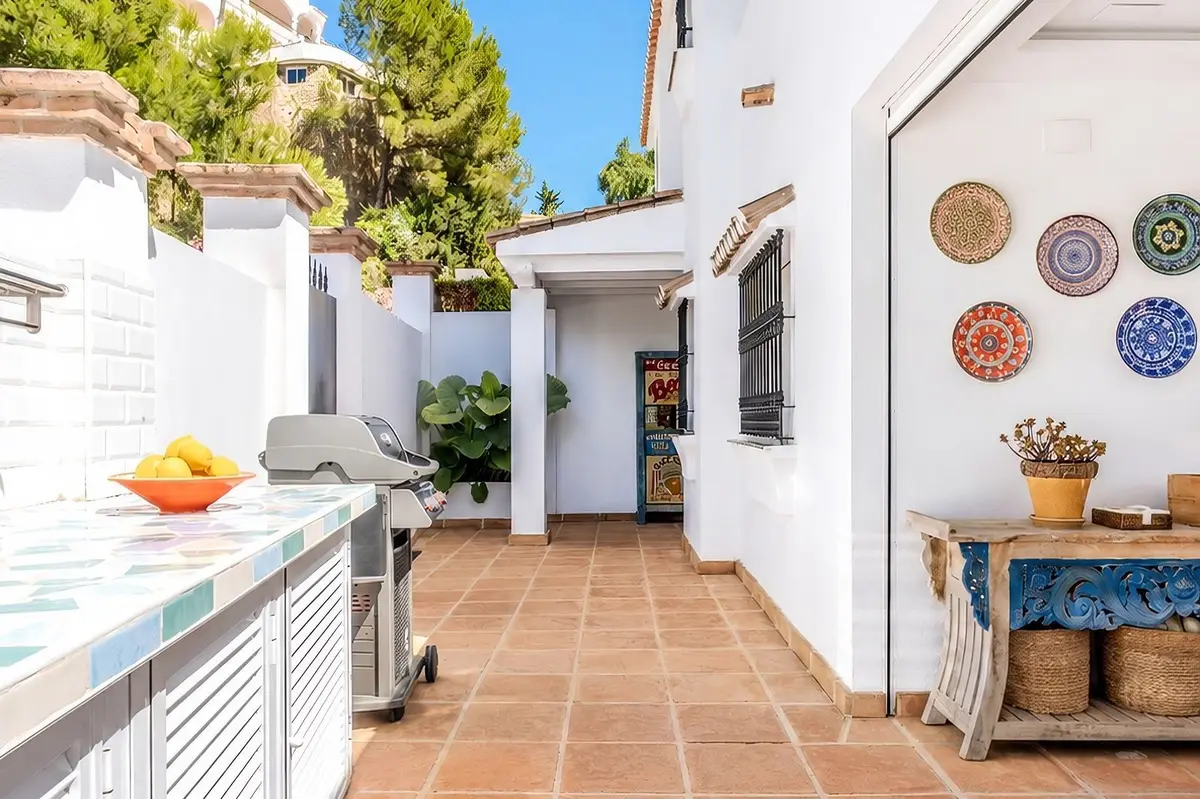 Detached Villa in Nueva Andalucía