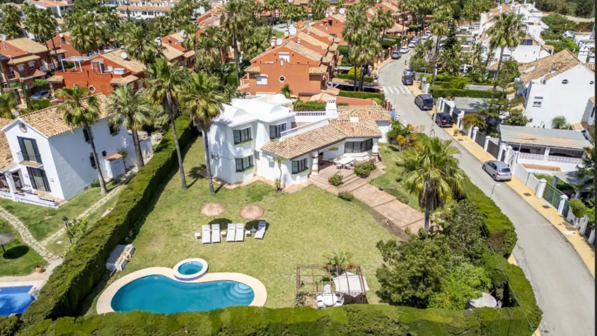Detached Villa in Estepona