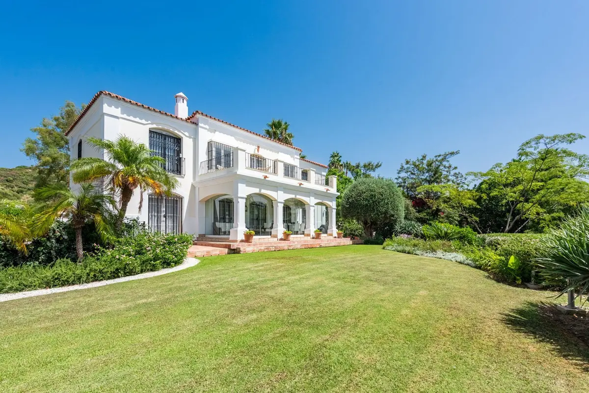 Detached Villa in Nueva Andalucía