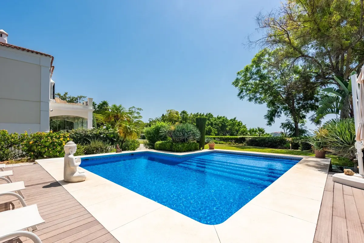 Detached Villa in Nueva Andalucía