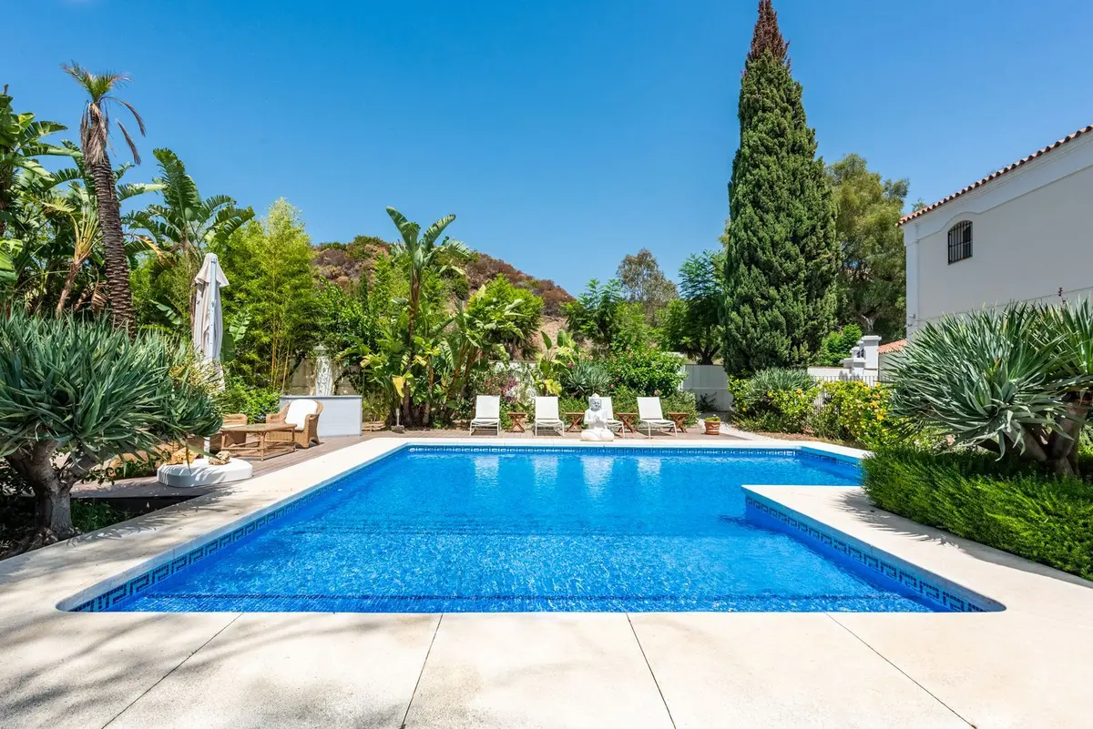 Detached Villa in Nueva Andalucía