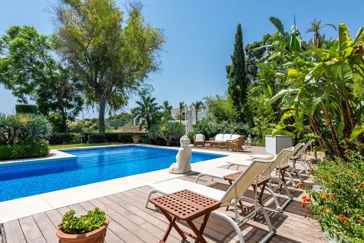 Detached Villa in Nueva Andalucía