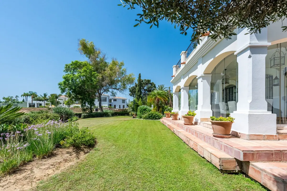 Detached Villa in Nueva Andalucía