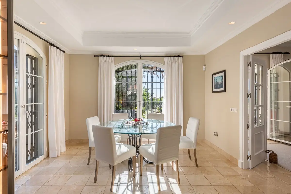 Detached Villa in Nueva Andalucía