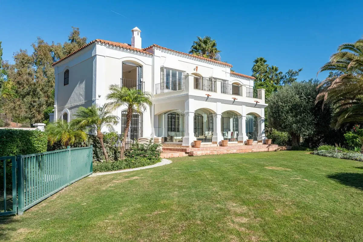 Detached Villa in Nueva Andalucía
