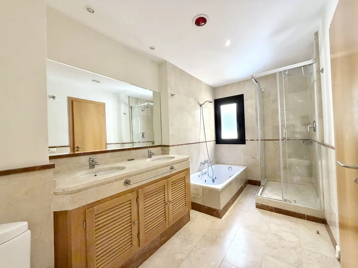 Top Floor Apartment in Puerto Banús