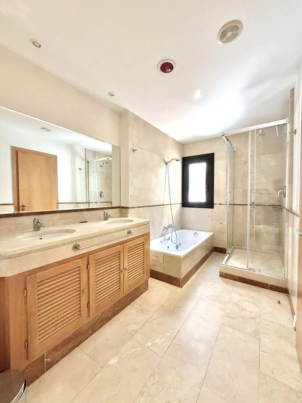 Top Floor Apartment in Puerto Banús