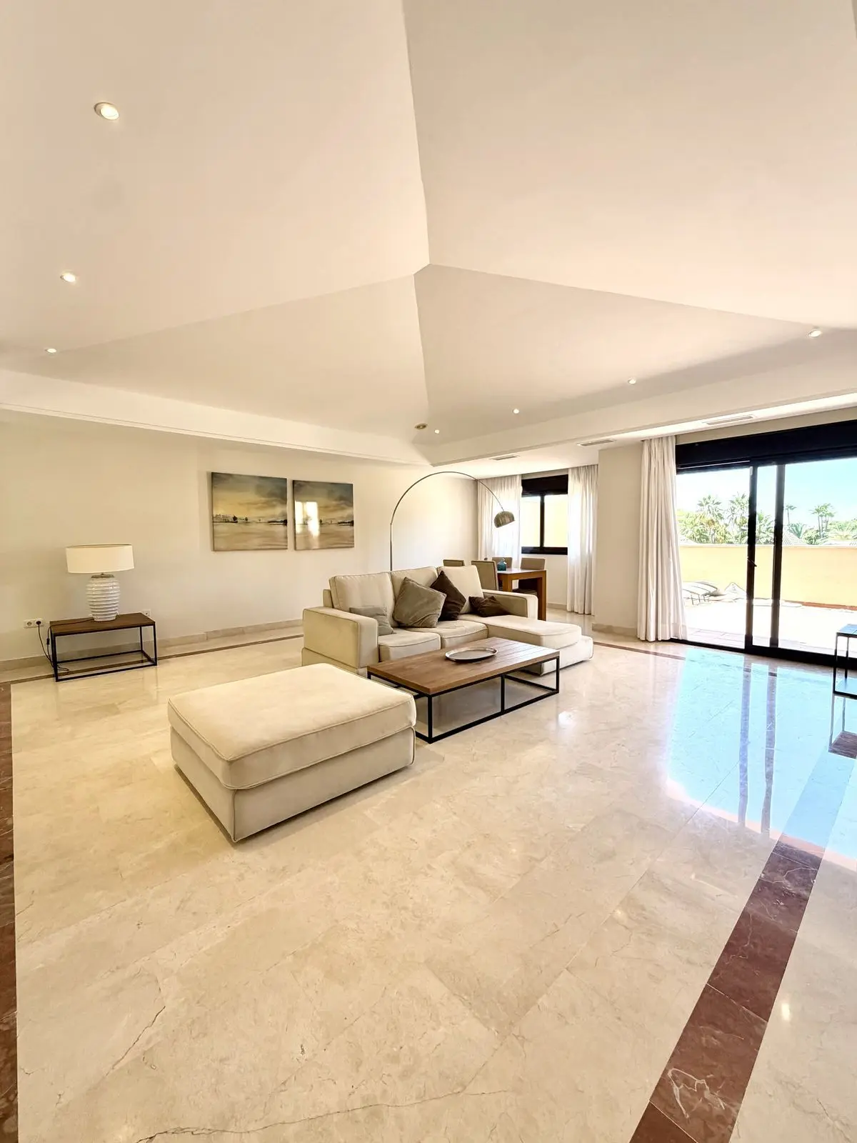 Top Floor Apartment in Puerto Banús