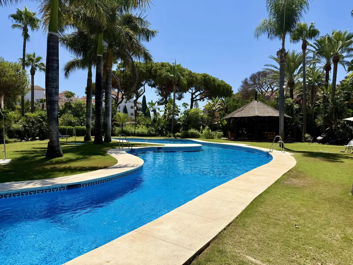 Top Floor Apartment in Puerto Banús
