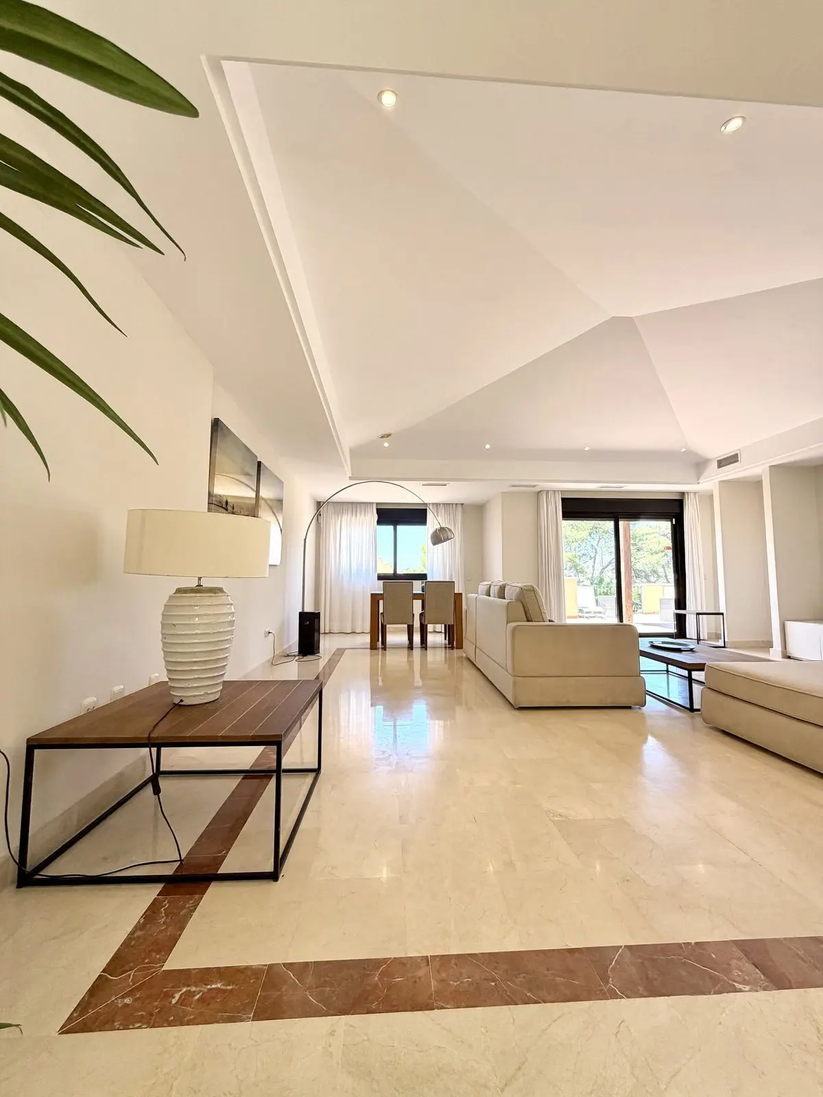 Top Floor Apartment in Puerto Banús