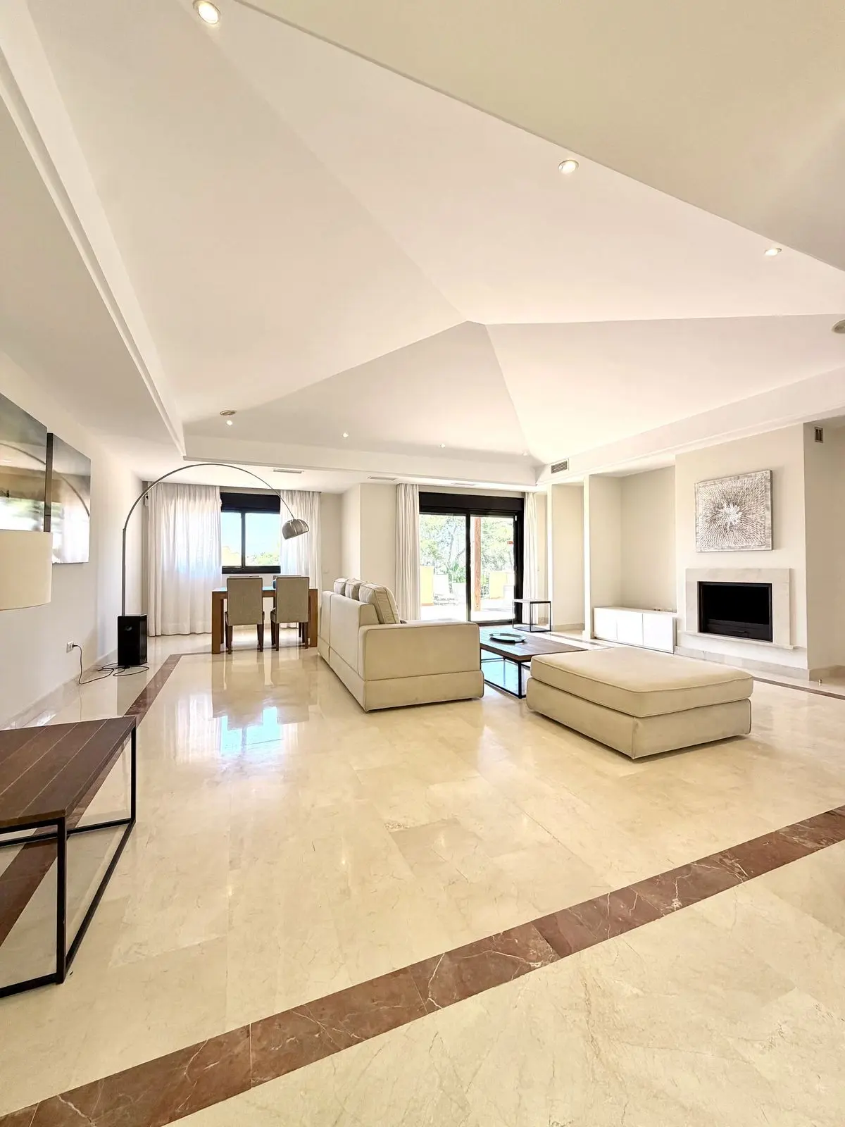 Top Floor Apartment in Puerto Banús