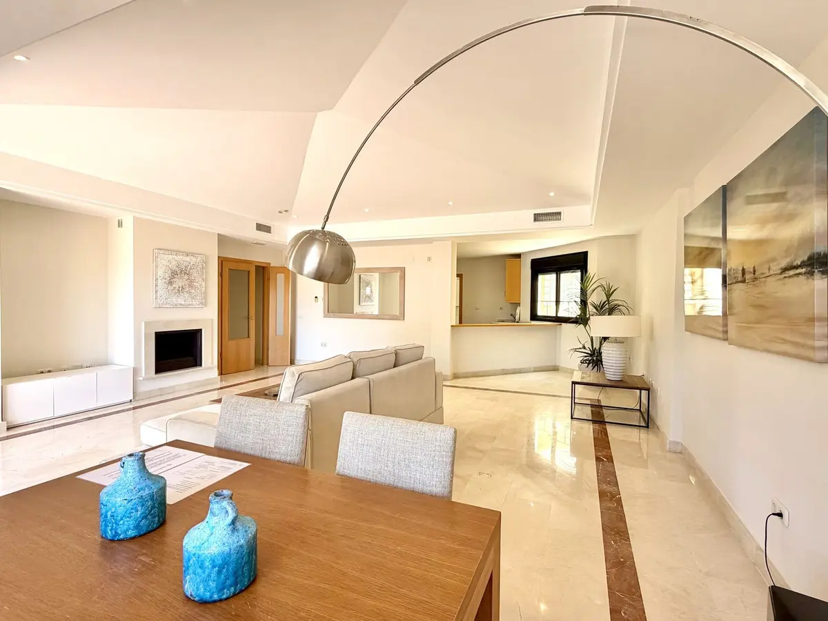 Top Floor Apartment in Puerto Banús
