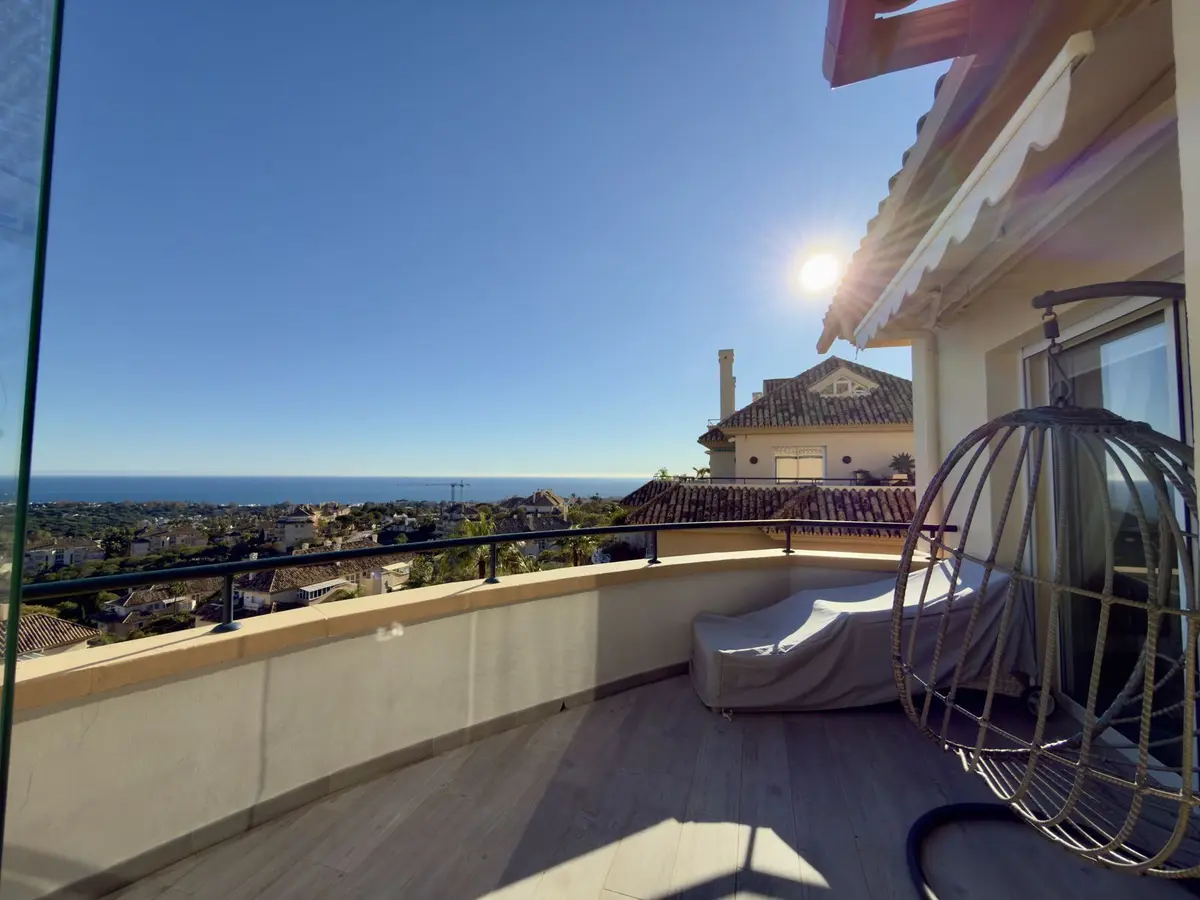 Middle Floor Apartment in Elviria