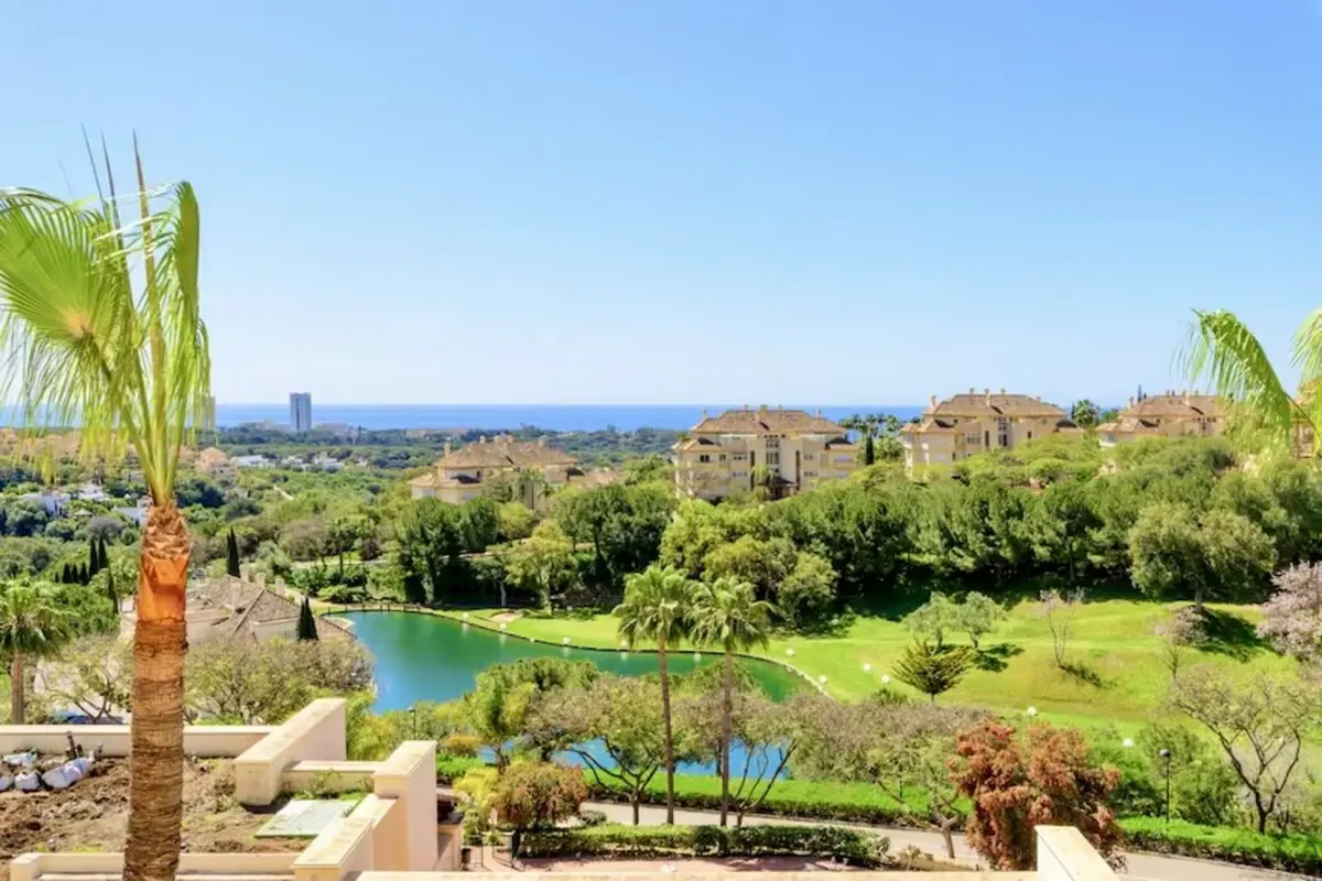 Middle Floor Apartment in Elviria