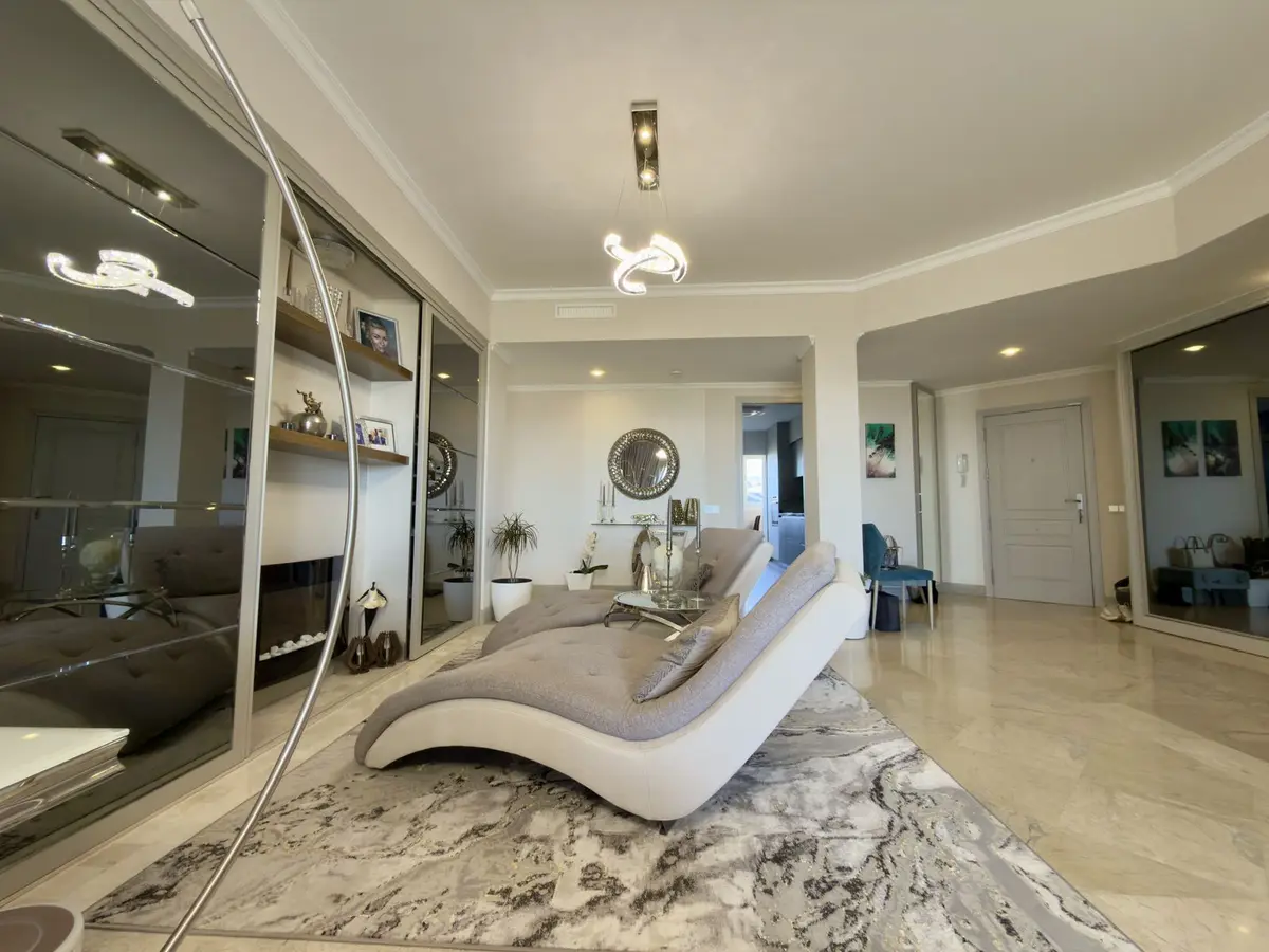 Middle Floor Apartment in Elviria