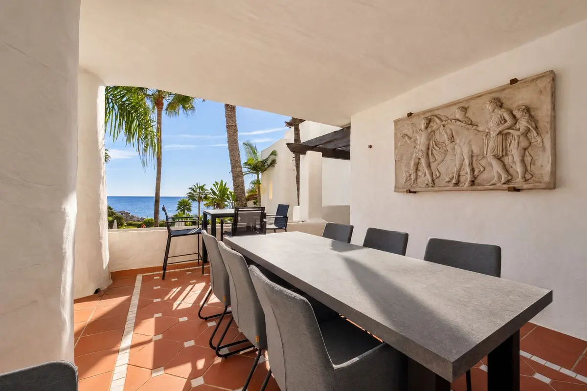 Middle Floor Apartment in Puerto Banús