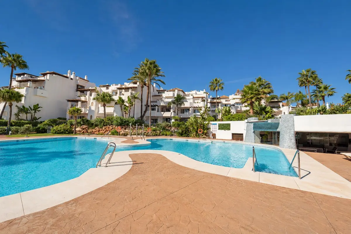 Middle Floor Apartment in Puerto Banús