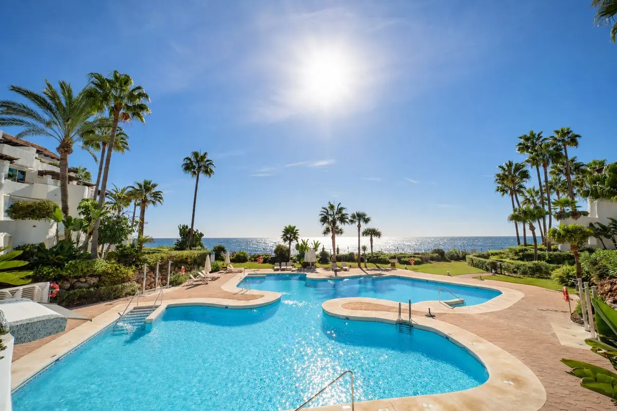 Middle Floor Apartment in Puerto Banús