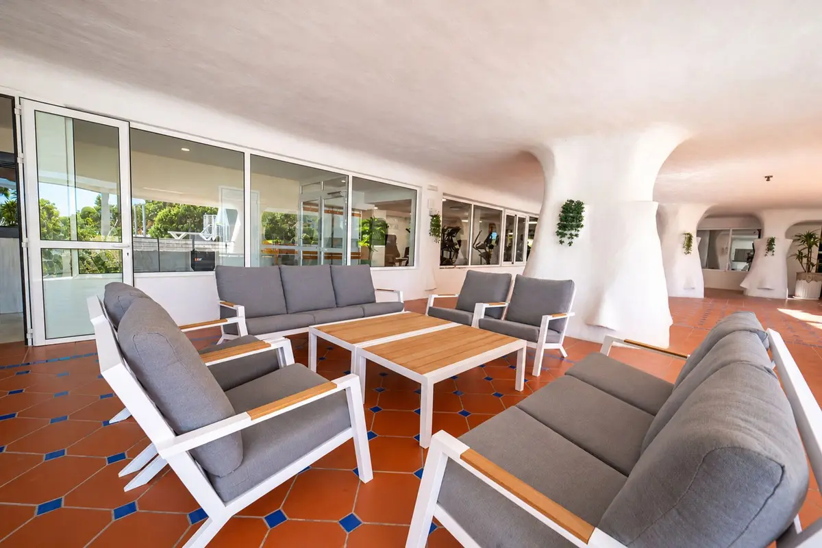 Middle Floor Apartment in Puerto Banús