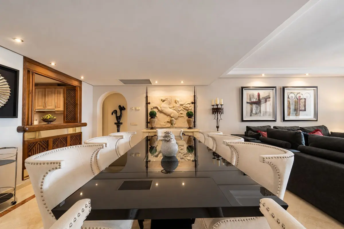 Middle Floor Apartment in Puerto Banús