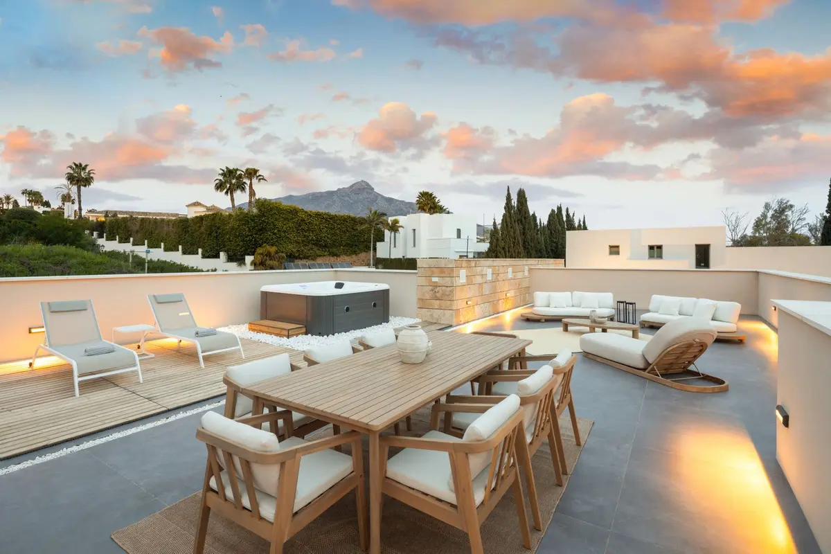 Detached Villa in Nueva Andalucía