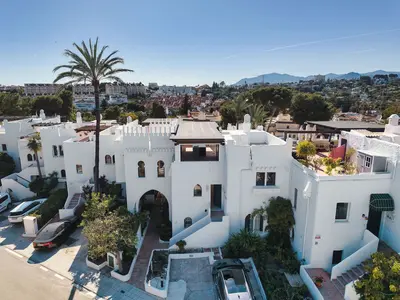 Mountain View Penthouse in Nueva Andalucía