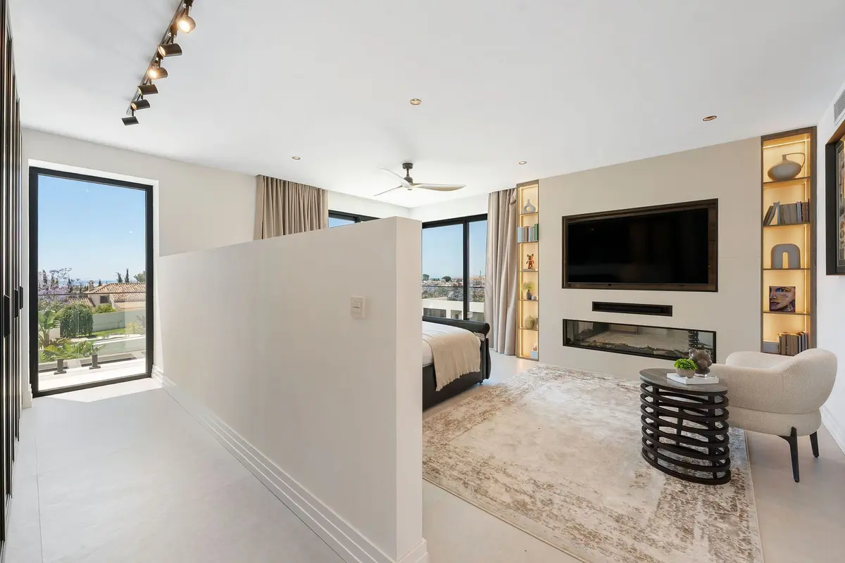 Detached Villa in Bel Air