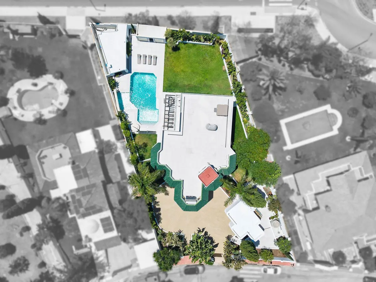 Detached Villa in Bel Air