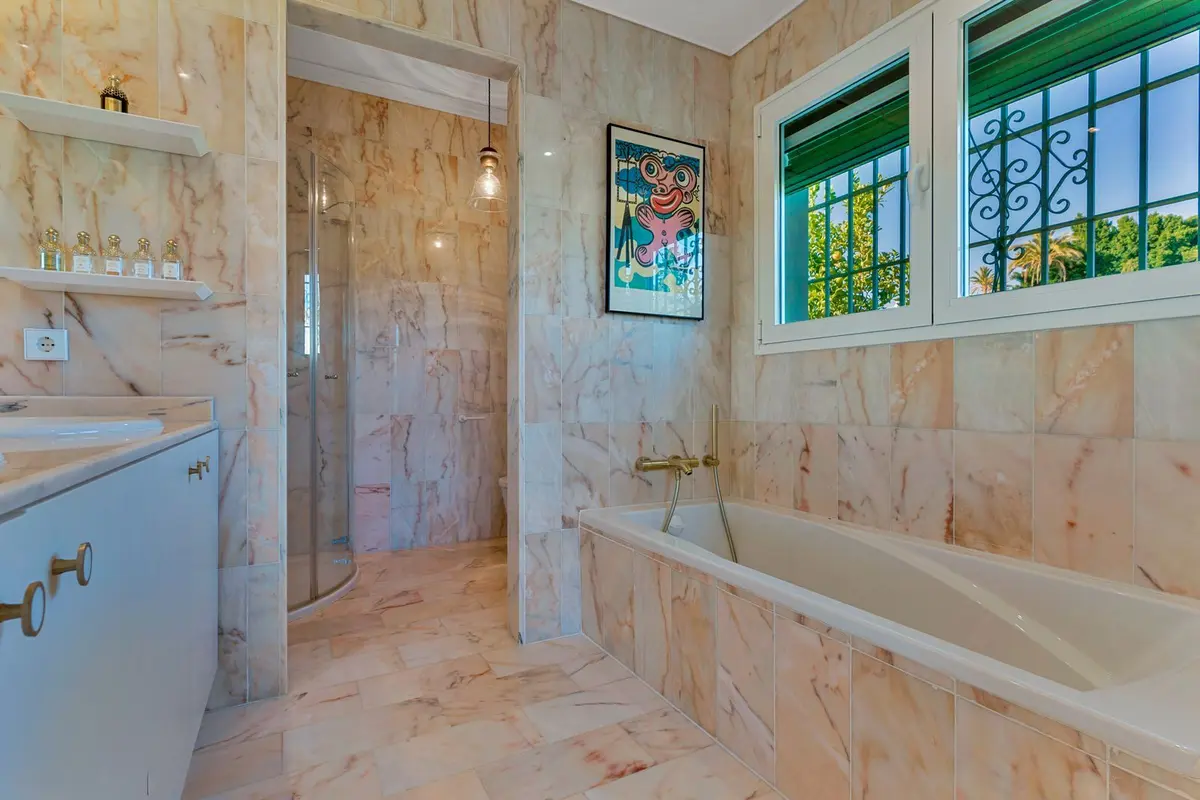 Detached Villa in El Paraiso