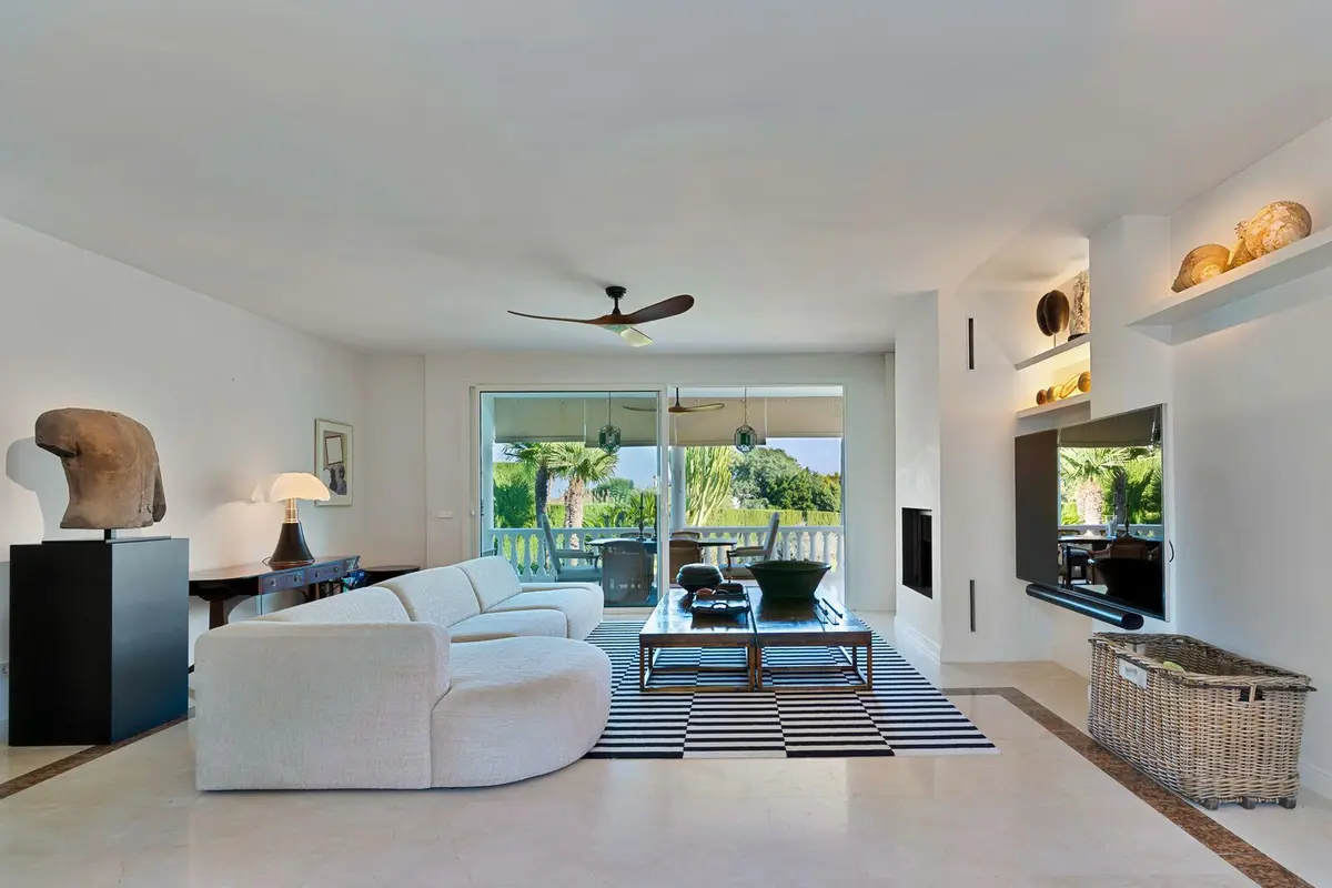 Detached Villa in El Paraiso